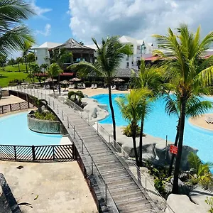 Chez Loulou, T2 Au Manganao, Piscine Et Appartement